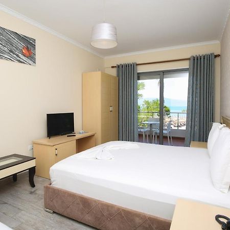 Hotel Summer Stars Vlora Kültér fotó