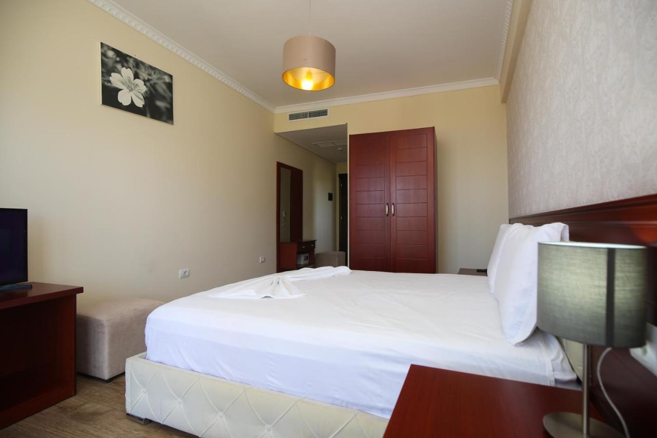 Hotel Summer Stars Vlora Kültér fotó