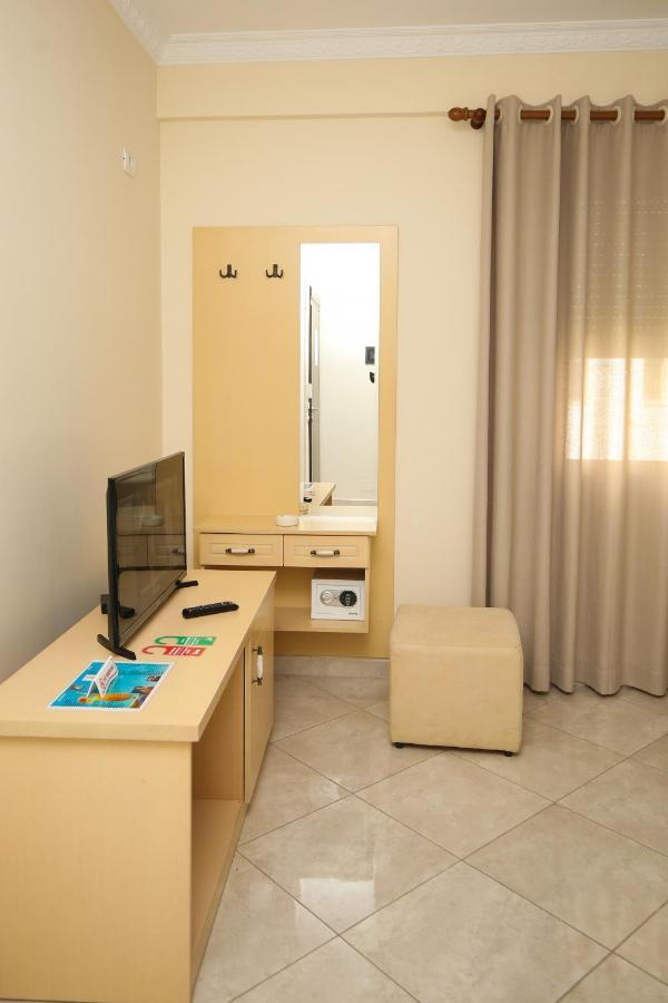 Hotel Summer Stars Vlora Kültér fotó